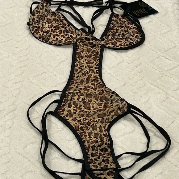 Fredericks of Hollywood Lingerie Teddie NWT - Picture 1 of 10